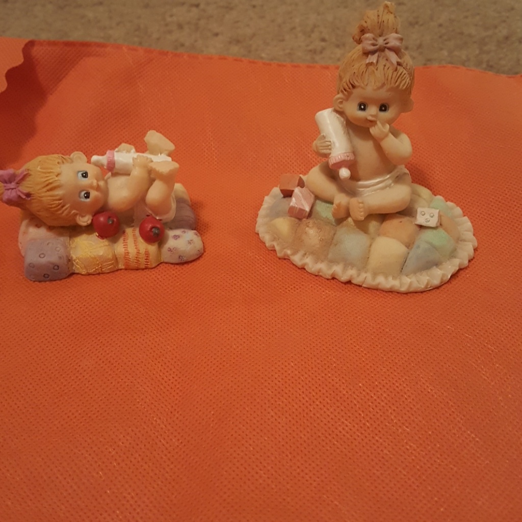 Figurines